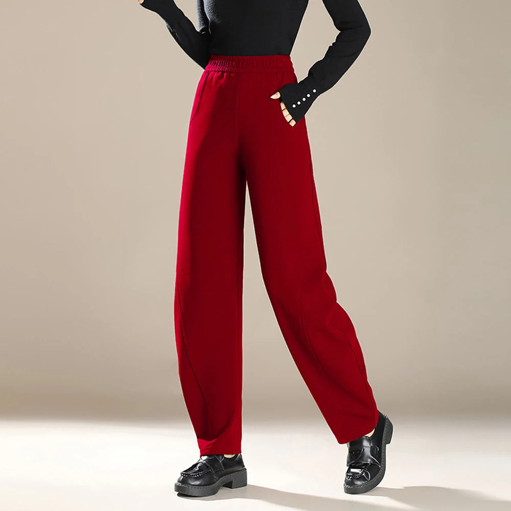 Calça feminina pantalona de alta qualidade com modelagem ampla e corte sereia.