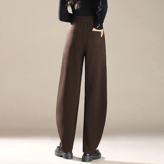 Calça feminina pantalona de alta qualidade com modelagem ampla e corte sereia.