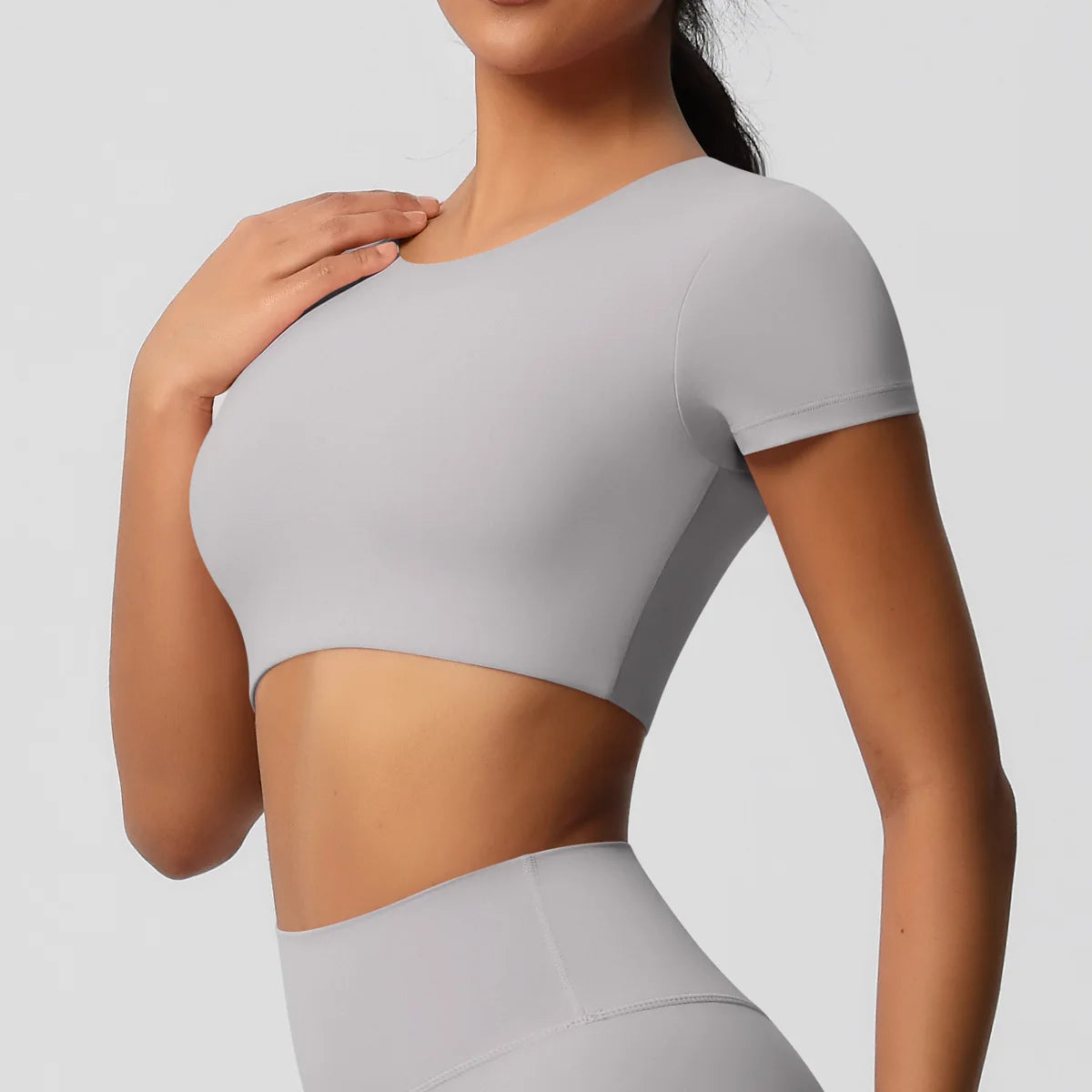 Cropped esportivo feminino