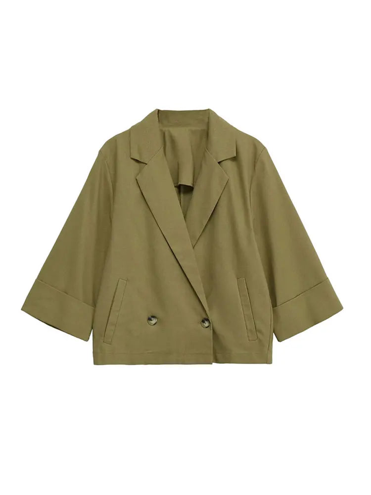 Blazer feminino de linho com abotoamento duplo, modelagem solta, manga curta e bolsos